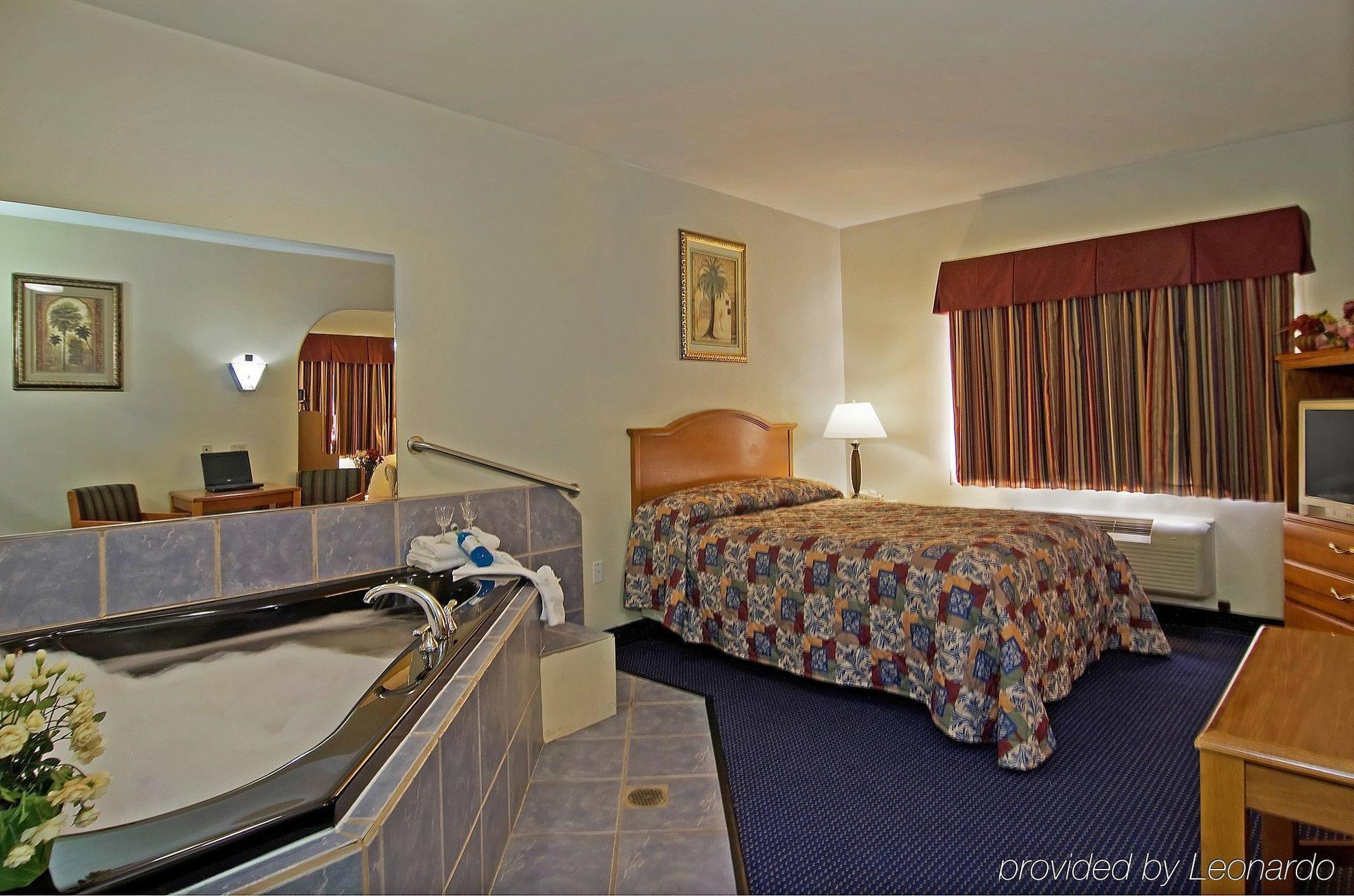 Americas Best Value Inn And Suites Bush International Airport Humble Room photo